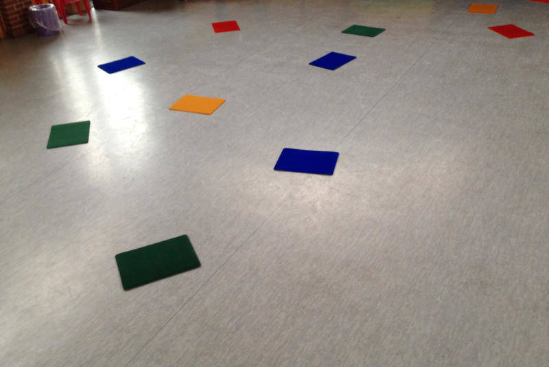 Bewegungsspiel Farben