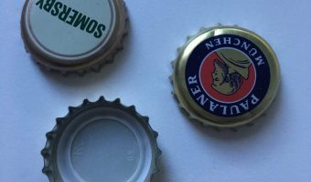 Das Indoor-Spiel Kronkorken-Rennen