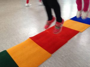 Sport mit Teppichfliesen